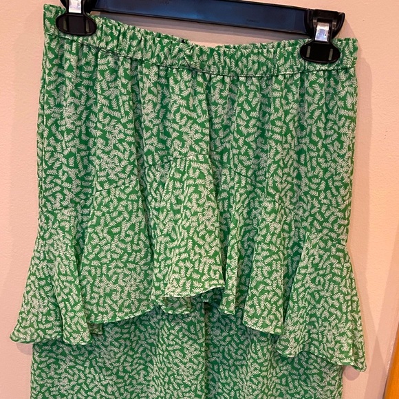 Green Floral MIDI Skirt Tiered Ruffle Elastic Waist Lined Who What Wear Size 2 - Picture 2 of 5